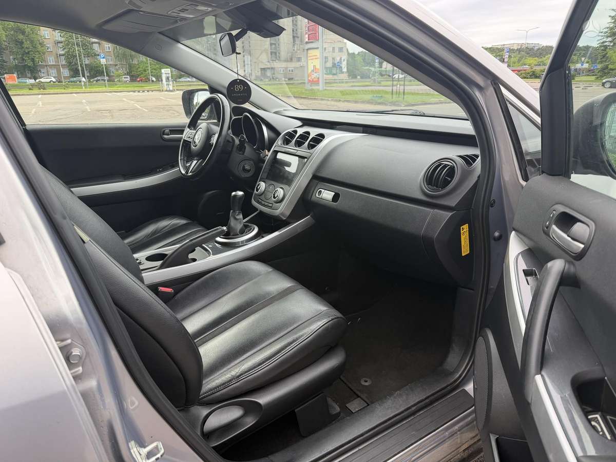 Mazda CX-7, 2.3 l., off-road / crossover