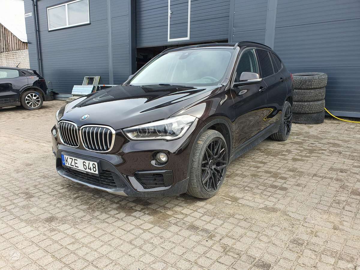 BMW X1, 2.0 l., Внедорожник / Кроссовер