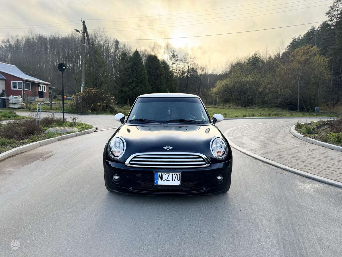 Mini Cooper, 1.6 l., hatchback