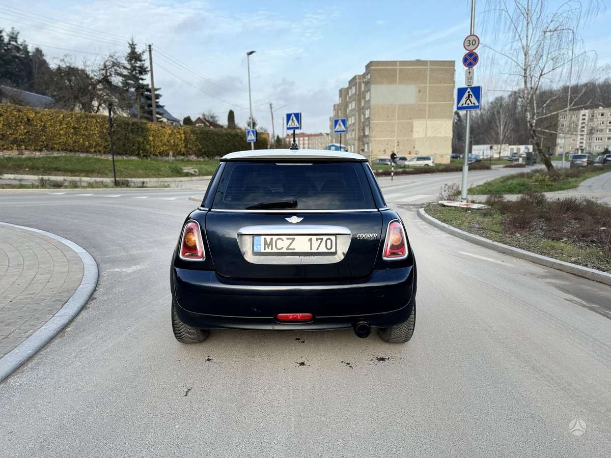 Mini Cooper, 1.6 l., hatchback
