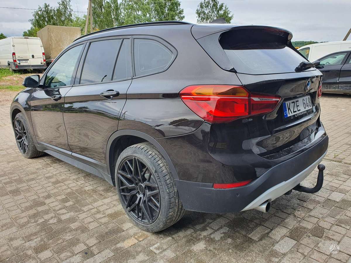 BMW X1, 2.0 l., Внедорожник / Кроссовер