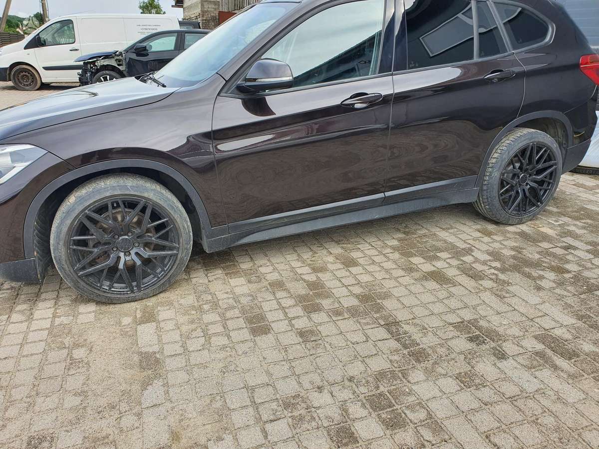 BMW X1, 2.0 l., Внедорожник / Кроссовер