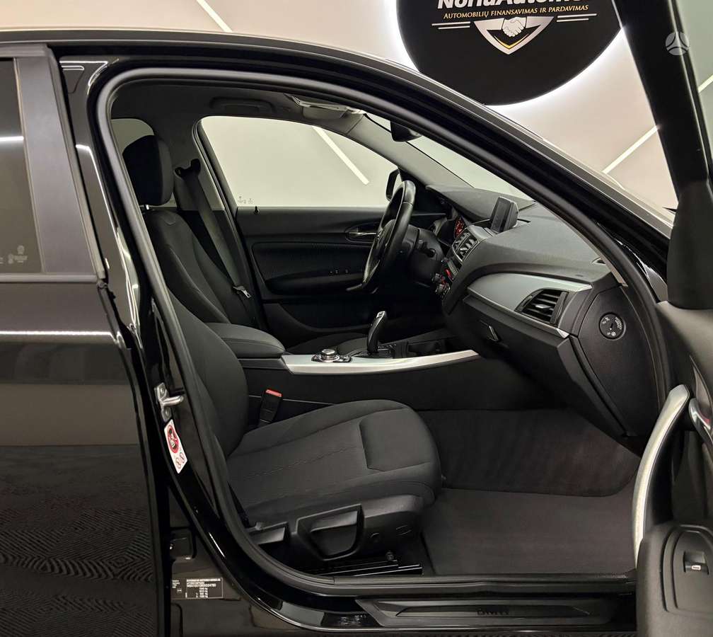 BMW 120, 2.0 l., hatchback