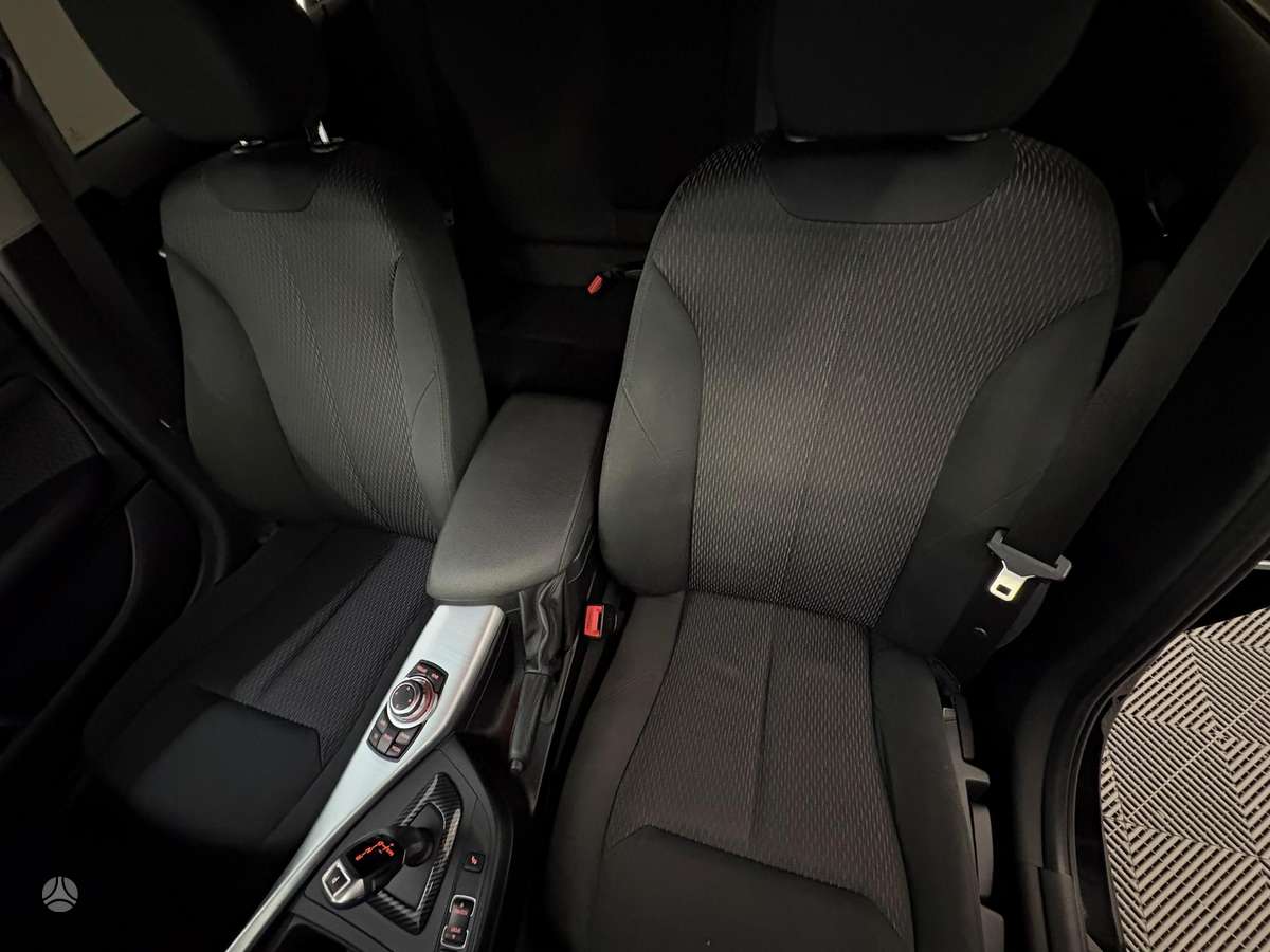 BMW 120, 2.0 l., hatchback