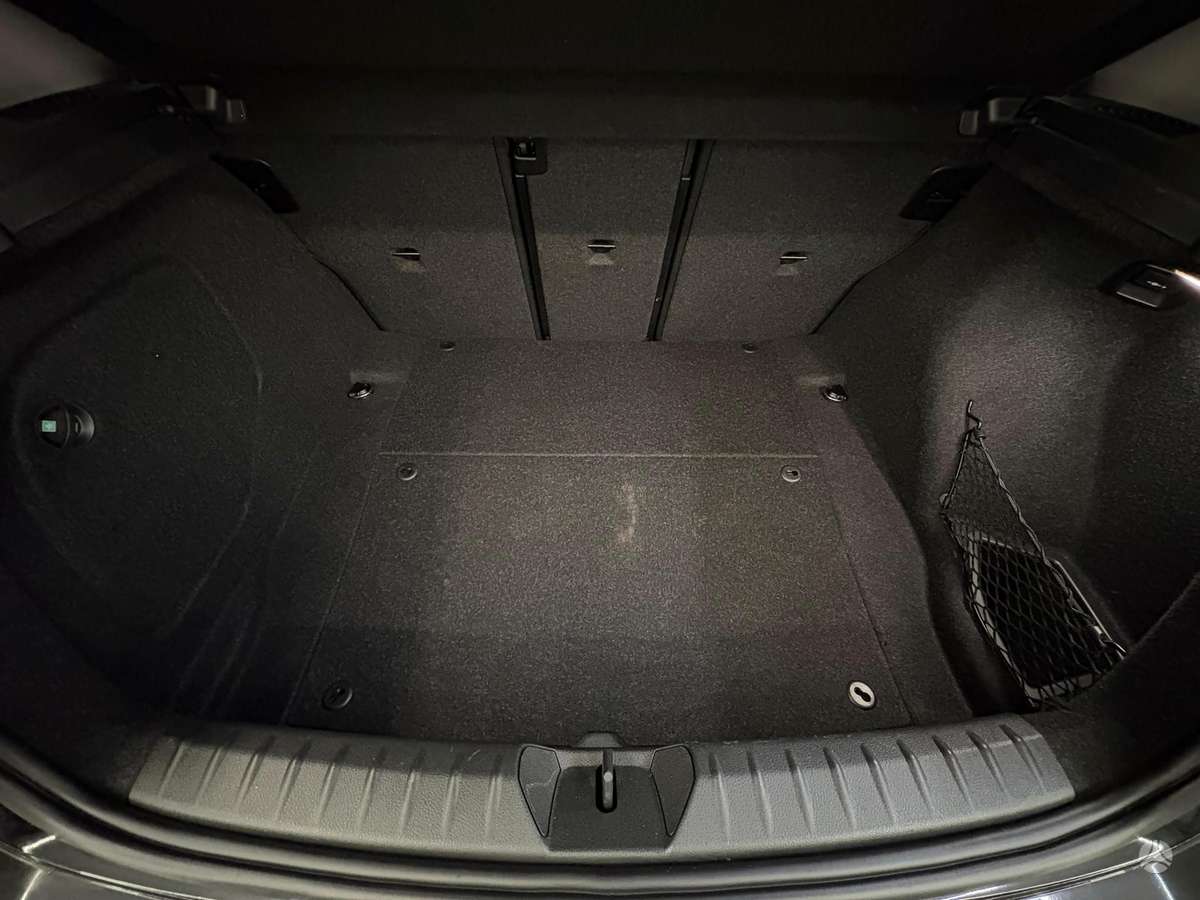 BMW 120, 2.0 l., hatchback
