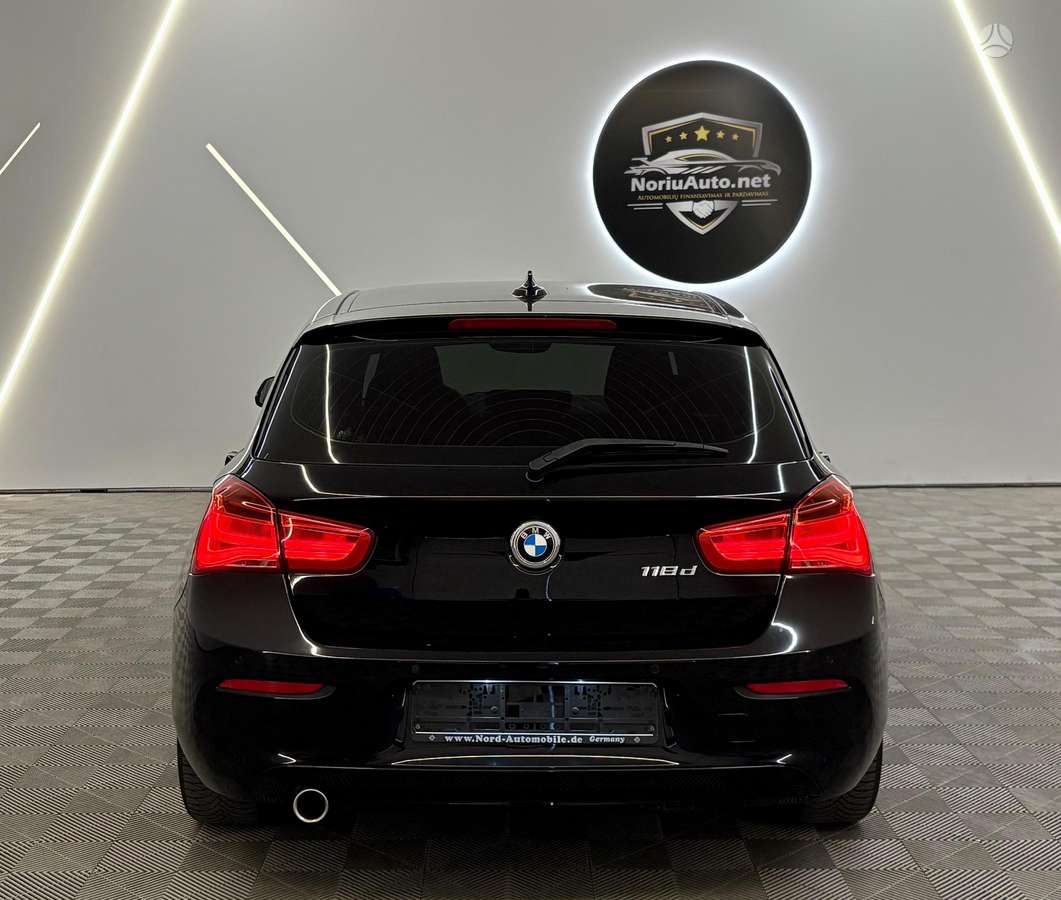 BMW 120, 2.0 l., hatchback