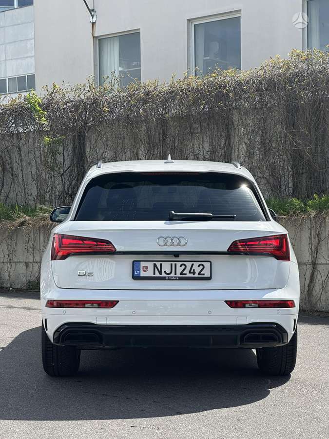 Audi Q5, off-road / crossover