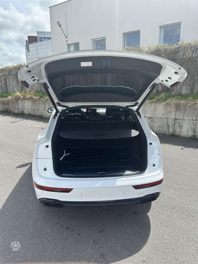 Audi Q5, off-road / crossover