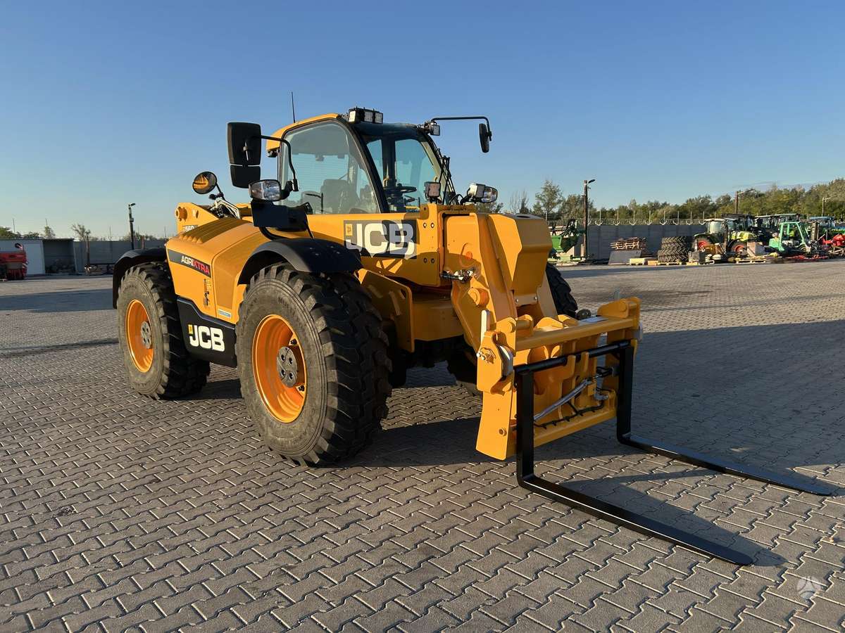 JCB 560-80 Agri Xtra, self-propelled loaders