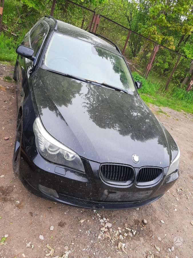 BMW 5 serija dalimis