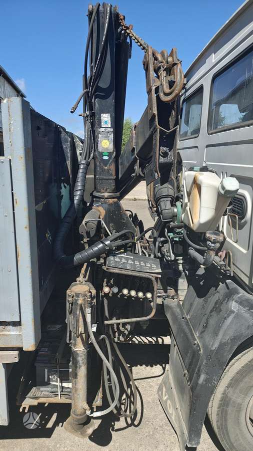 Volvo FL6, su kranu