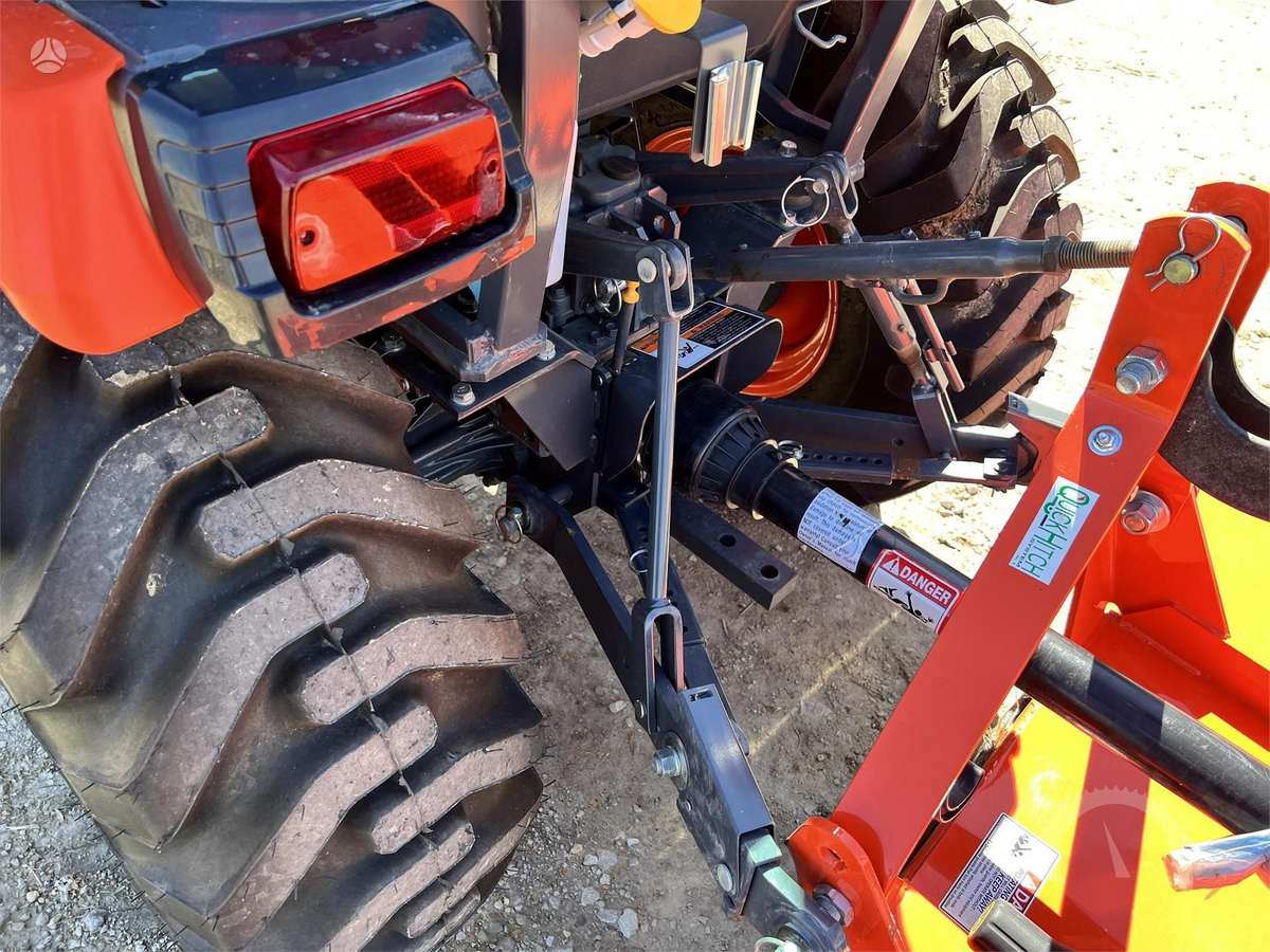 Kubota B35T, tractors