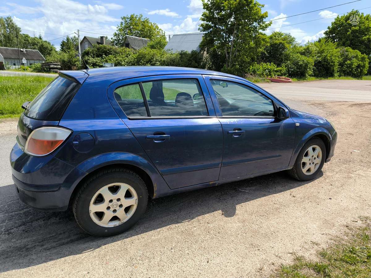 Opel Astra, 1.8 l., Хэтчбек