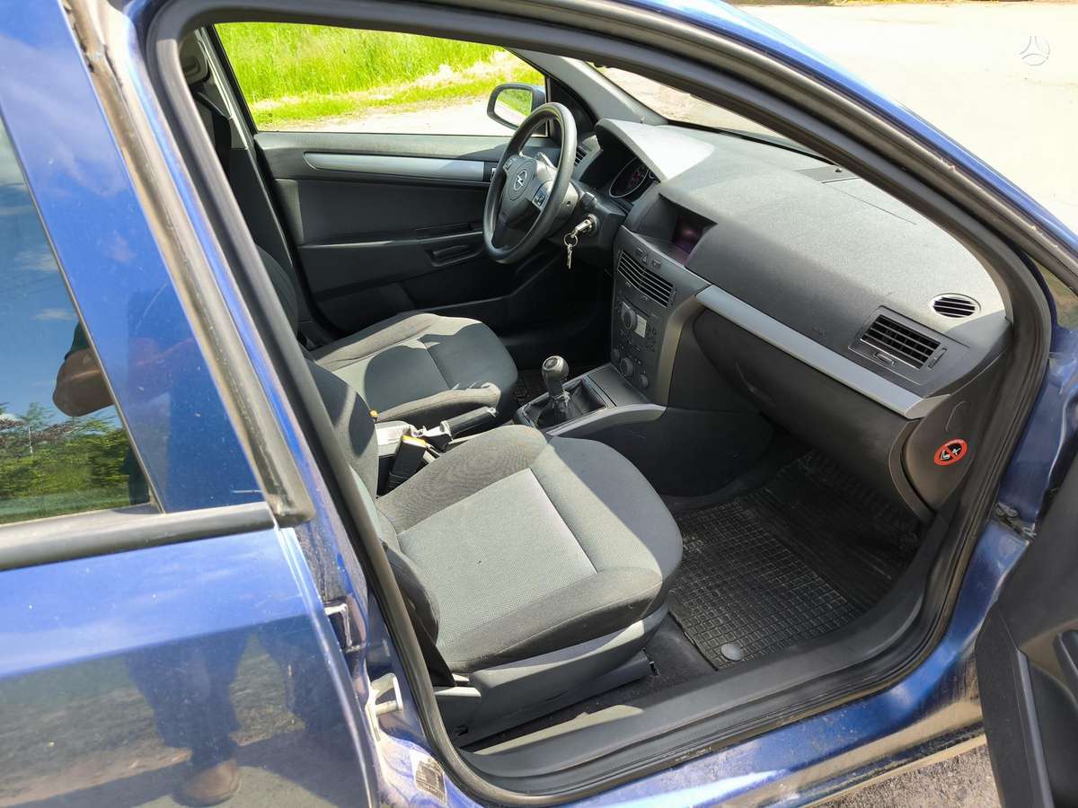 Opel Astra, 1.8 l., Хэтчбек