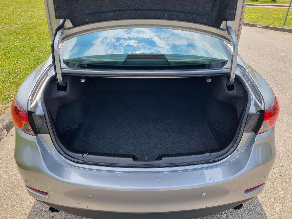 Mazda 6, 2.2 l., Седан
