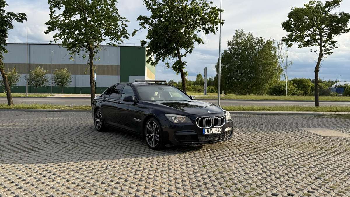 BMW 730, 3.0 l., Седан