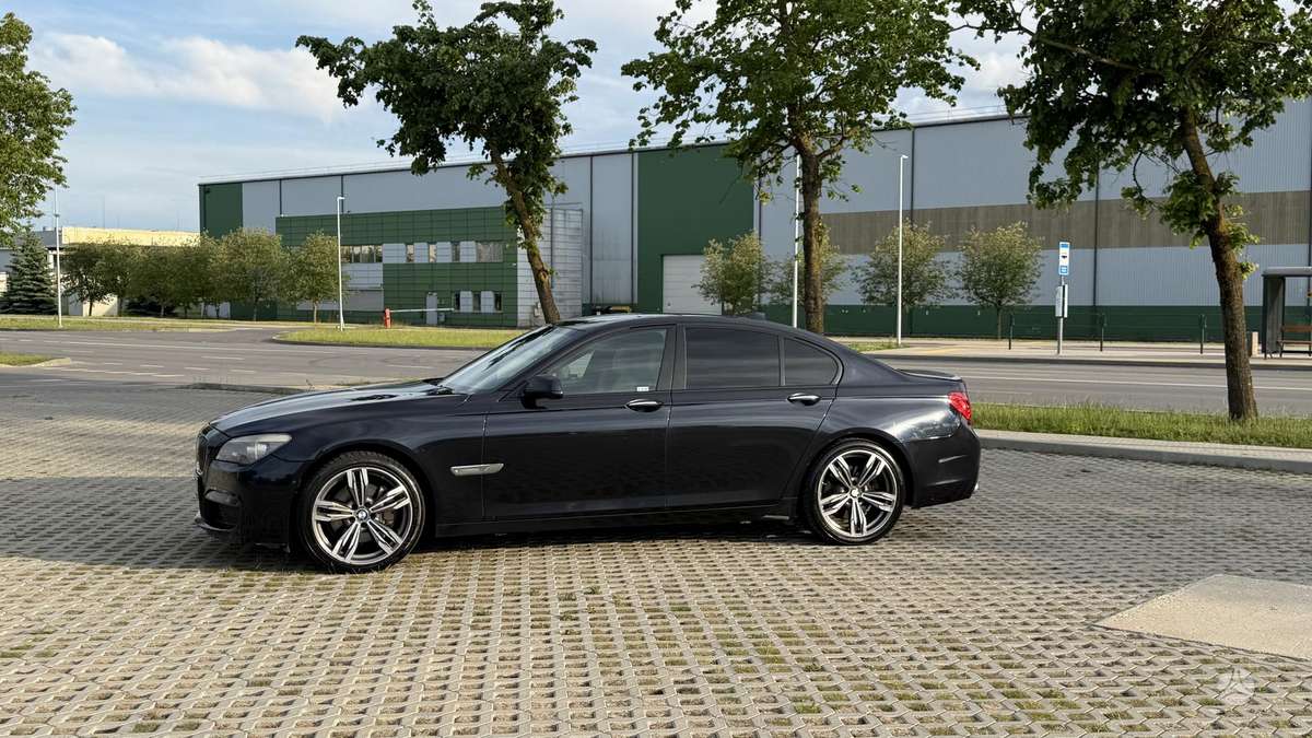 BMW 730, 3.0 l., Седан