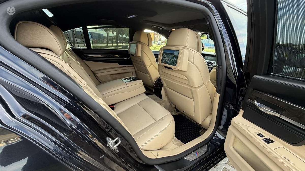 BMW 730, 3.0 l., Седан
