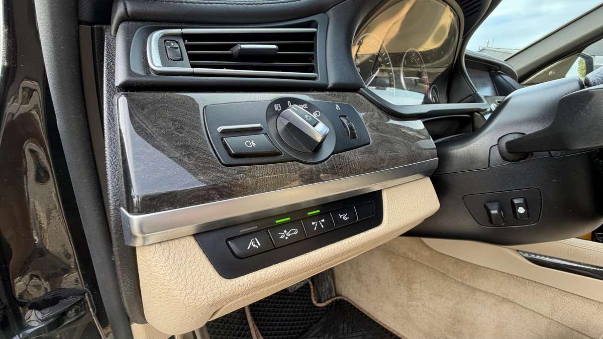BMW 730, 3.0 l., Седан