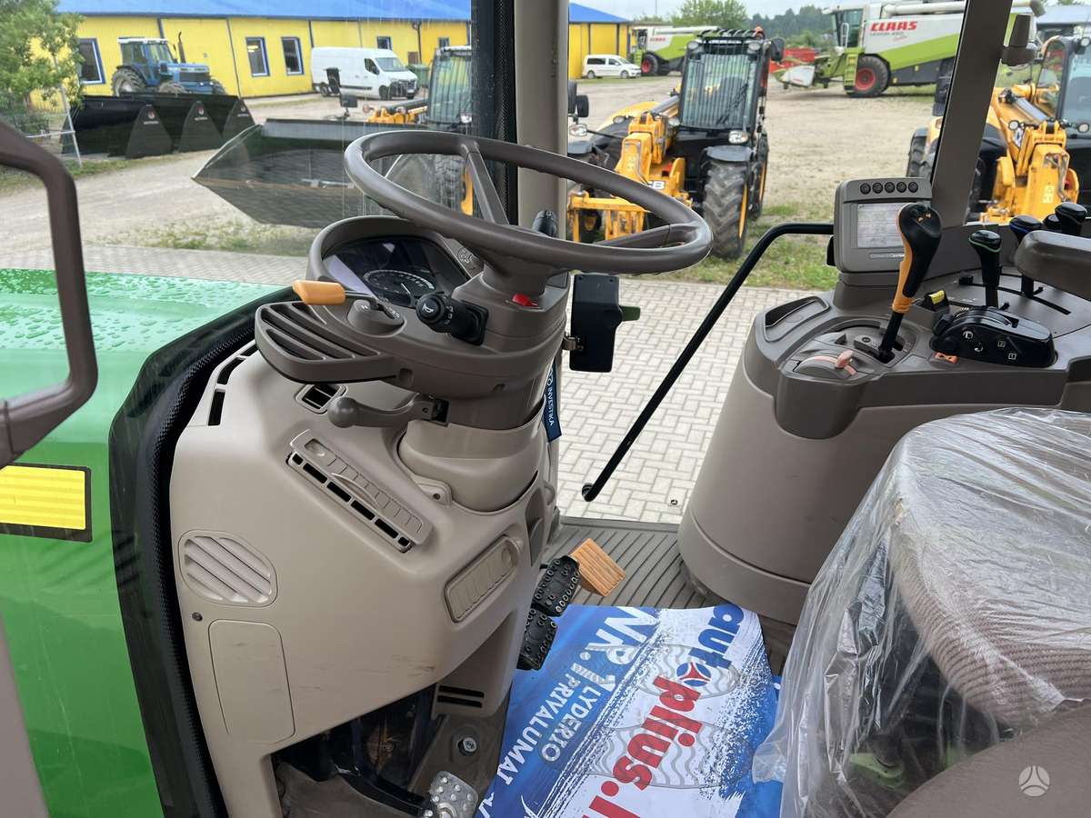 John Deere 6830 Premium, traktoriai