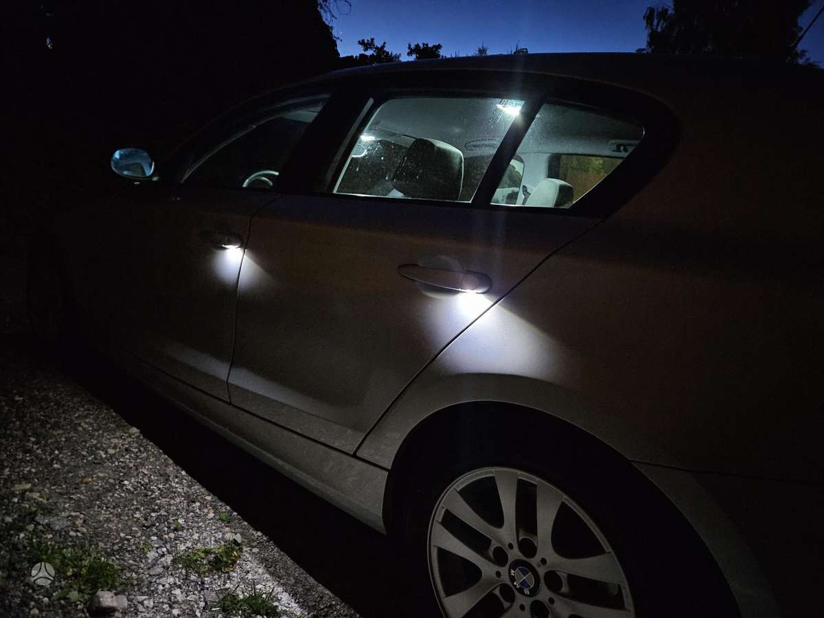 BMW 118, 2.0 l., hatchback