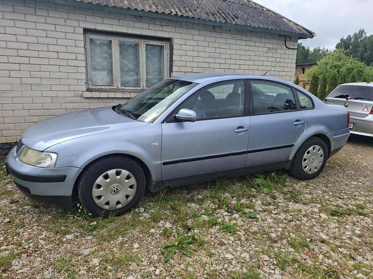 Volkswagen Passat - 2