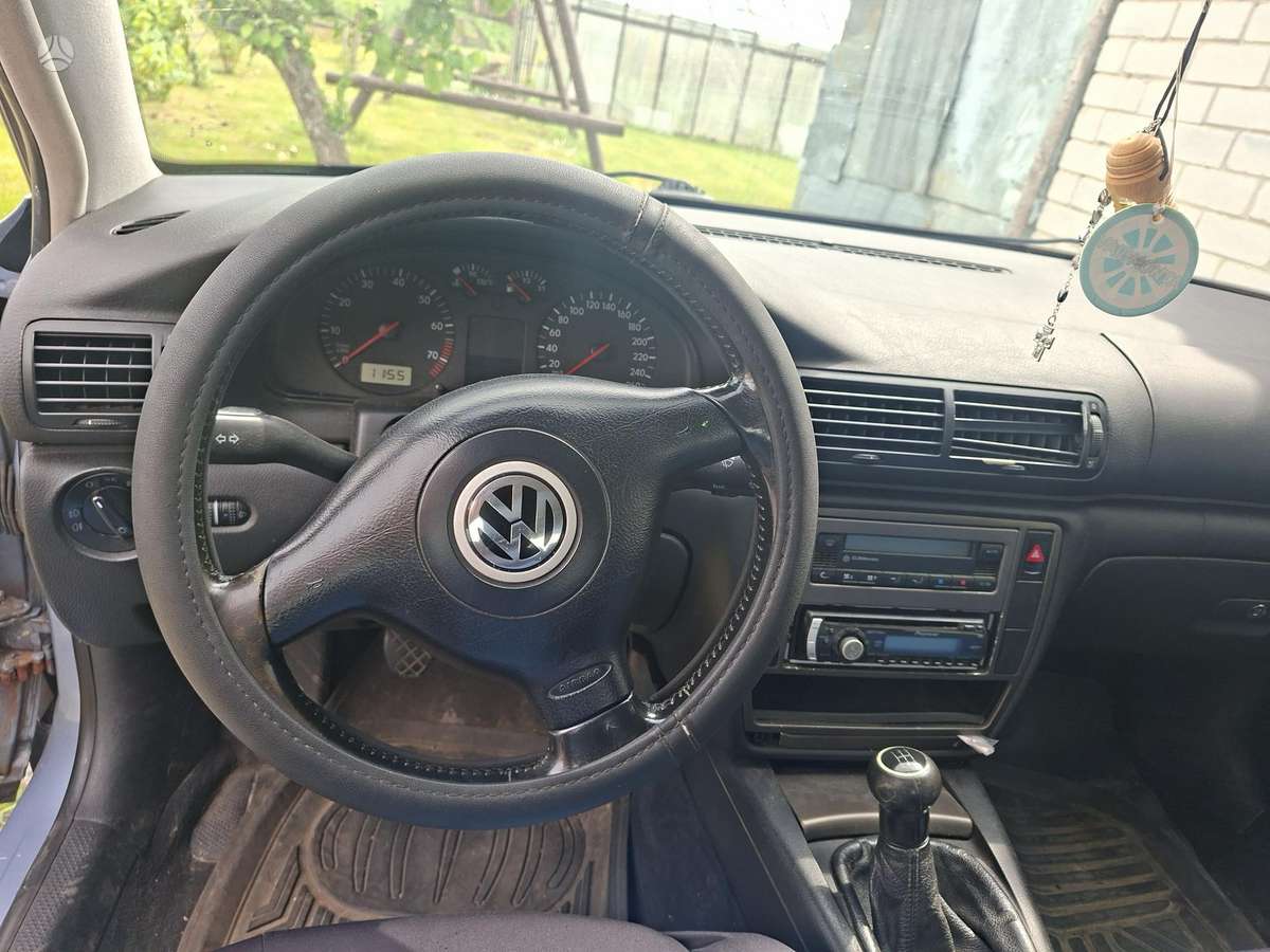 Volkswagen Passat - 5