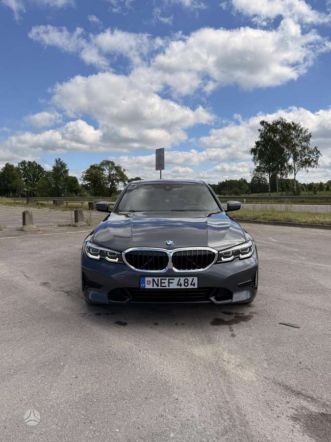 BMW 330, 2.0 l., Седан