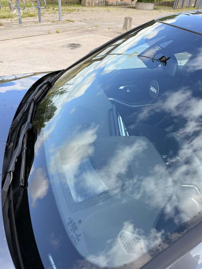 BMW 330, 2.0 l., Седан