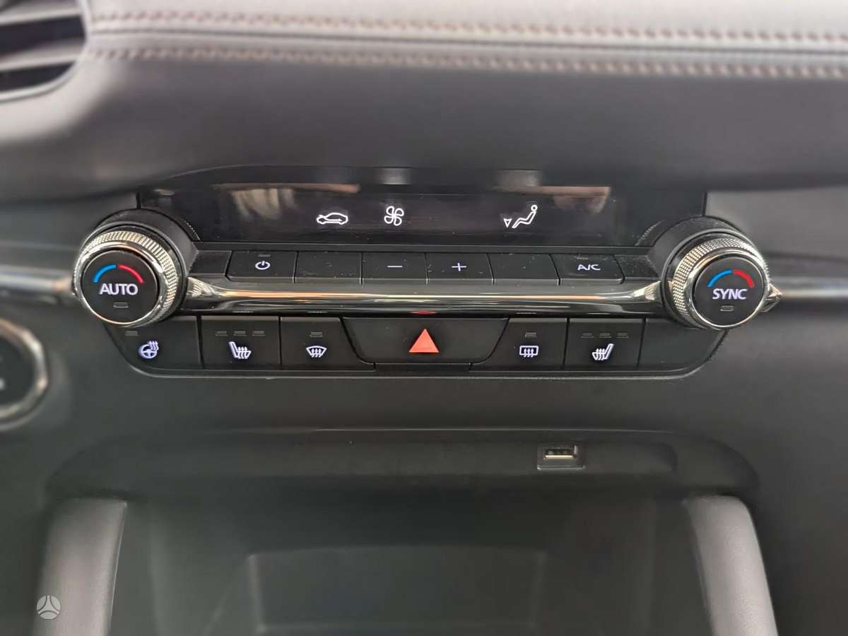 Mazda 3, 2.0 l., hatchback