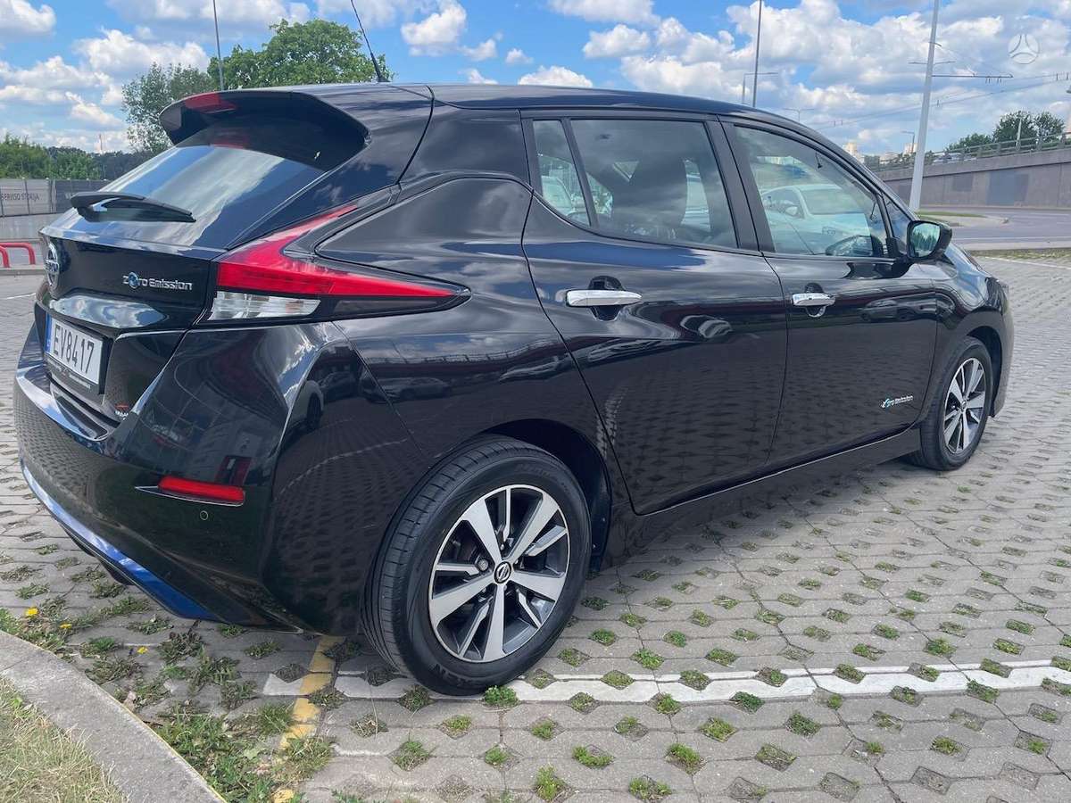 Nissan Leaf, 40 кВт·ч, Хэтчбек
