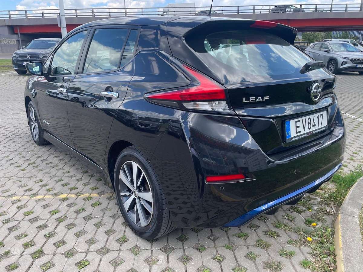 Nissan Leaf, 40 кВт·ч, Хэтчбек