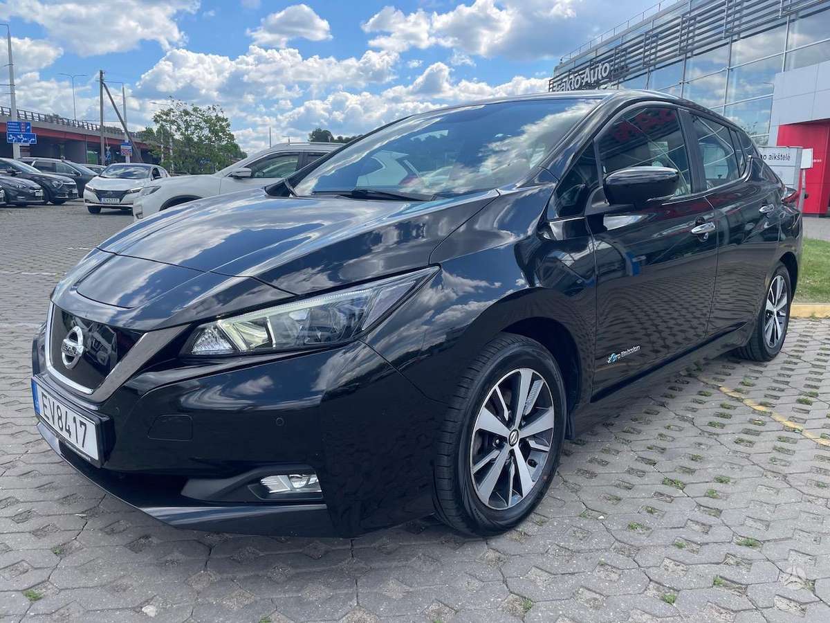 Nissan Leaf, 40 кВт·ч, Хэтчбек