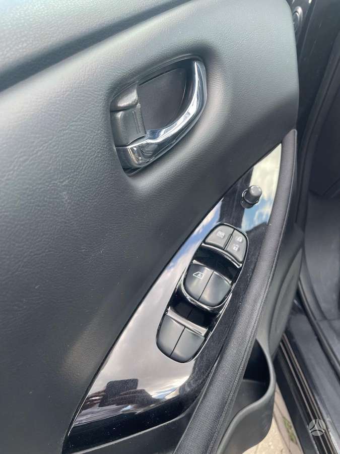 Nissan Leaf, 40 кВт·ч, Хэтчбек