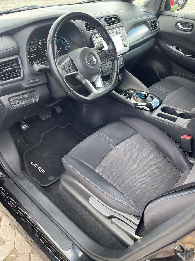 Nissan Leaf, 40 кВт·ч, Хэтчбек