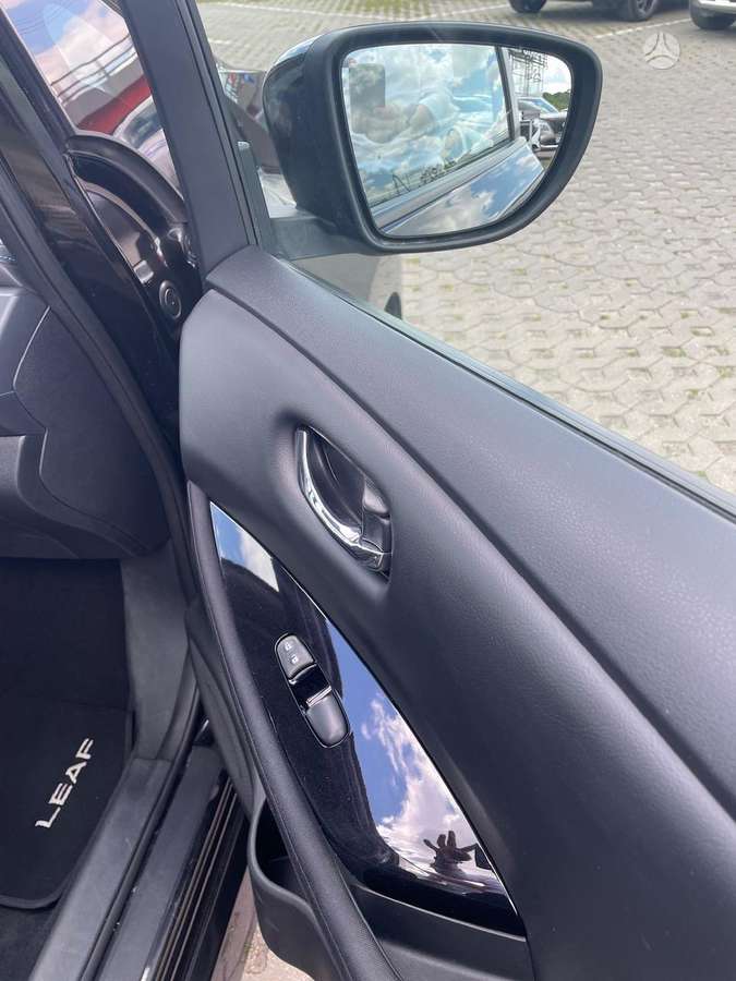 Nissan Leaf, 40 кВт·ч, Хэтчбек