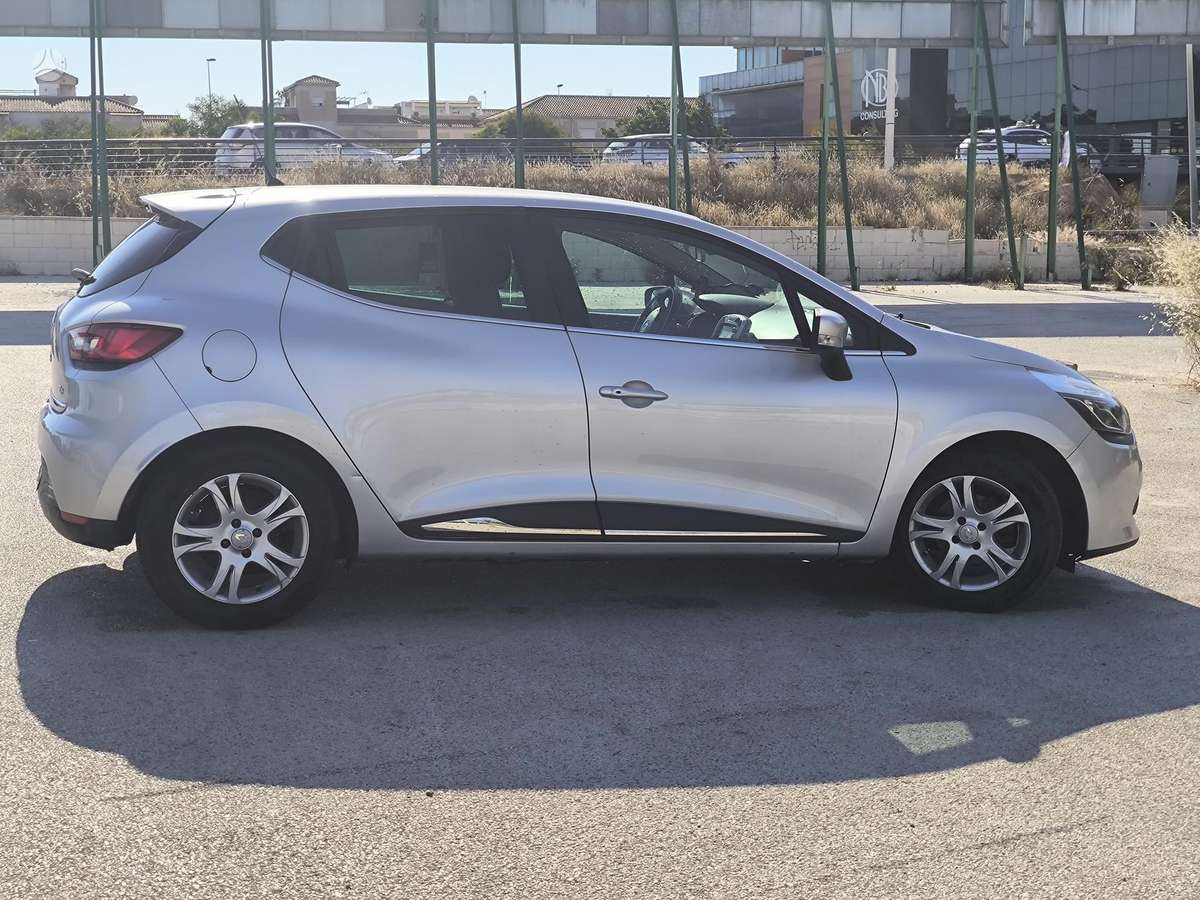 Renault Clio - 6