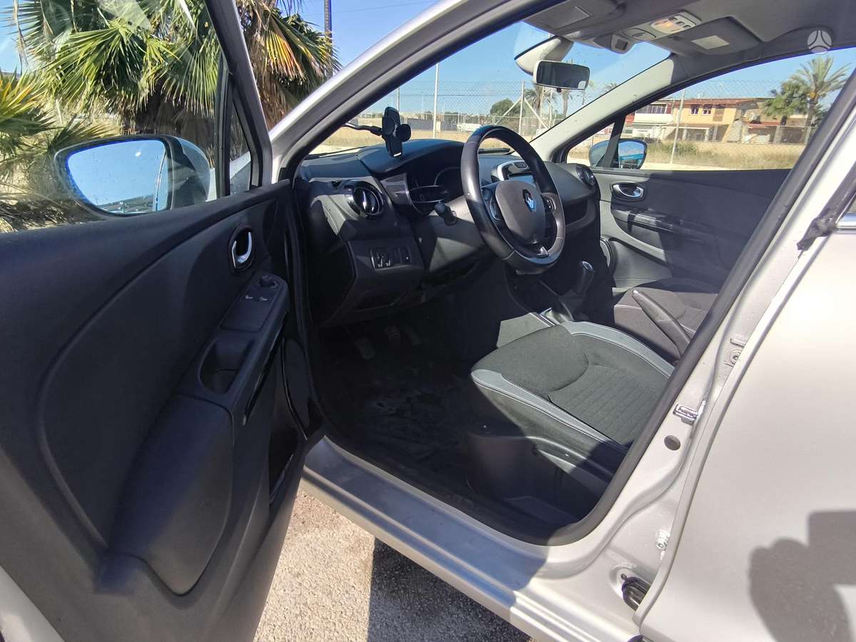 Renault Clio - 7