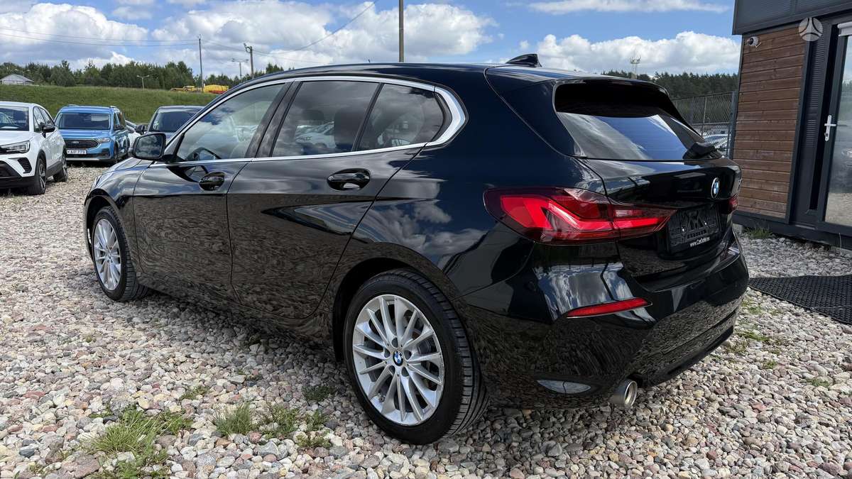 BMW 118, 1.5 l., hatchback