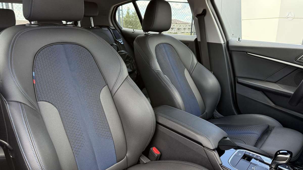 BMW 118, 1.5 l., hatchback