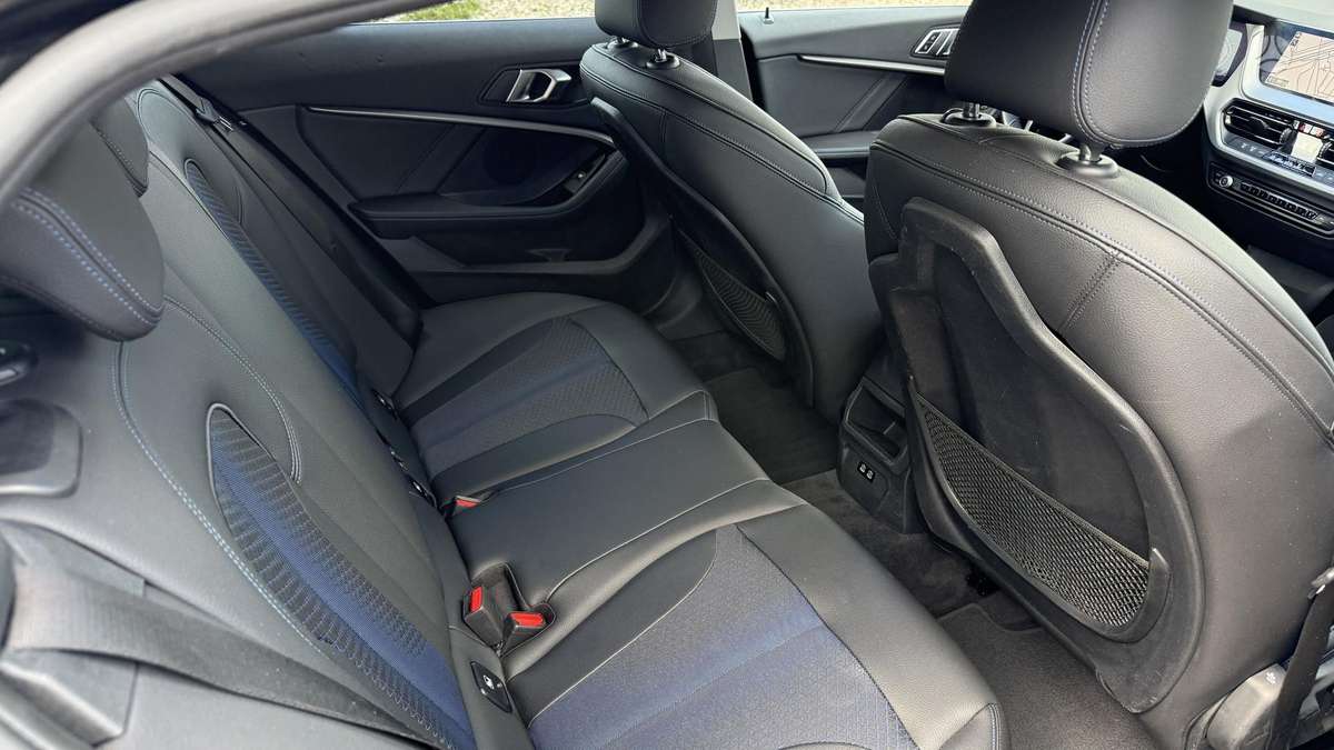 BMW 118, 1.5 l., hatchback