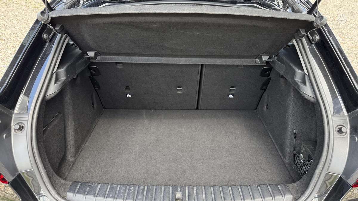 BMW 118, 1.5 l., hatchback