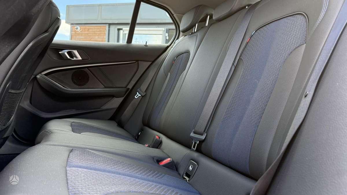 BMW 118, 1.5 l., hatchback