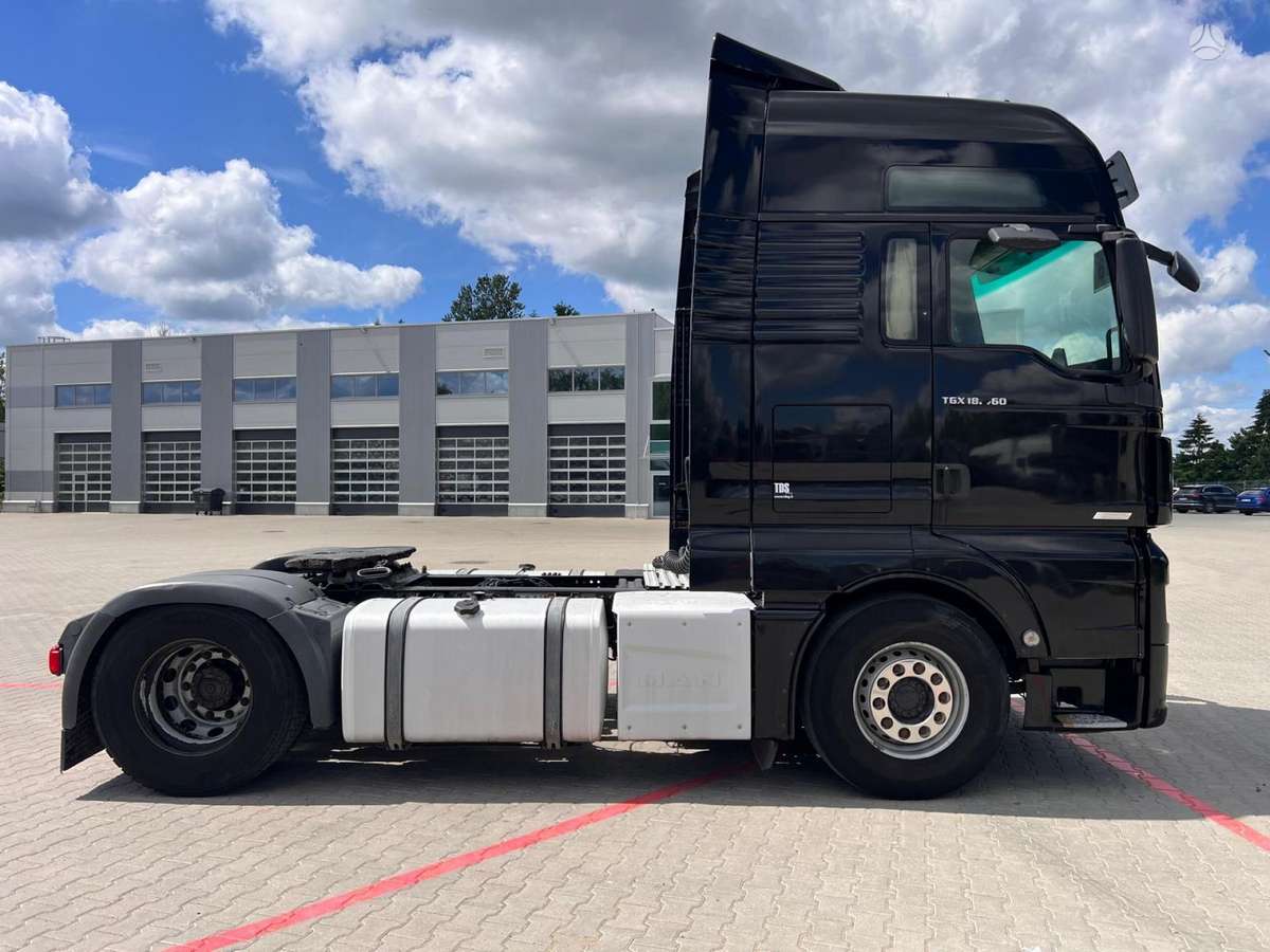 MAN TGX 18.460, double sleeper