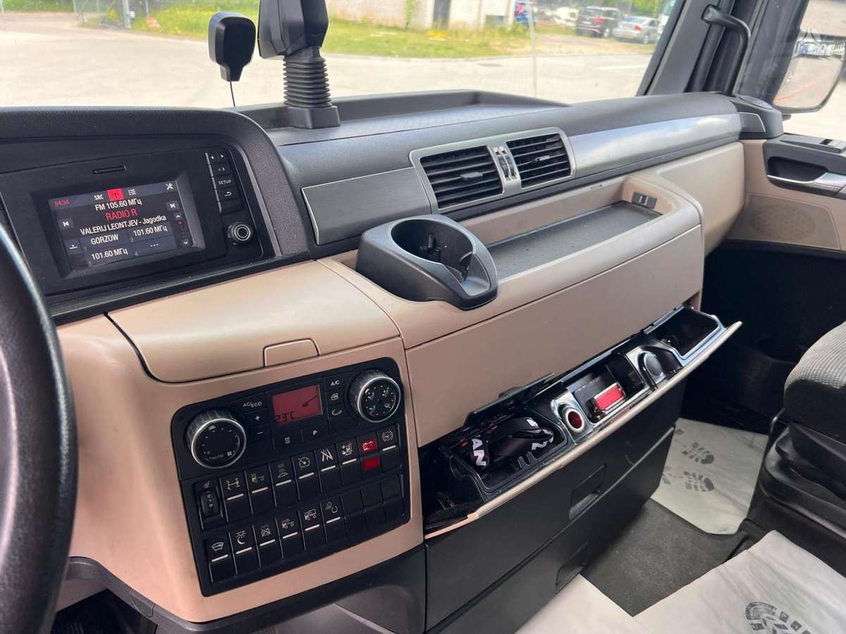 MAN TGX 18.460, double sleeper