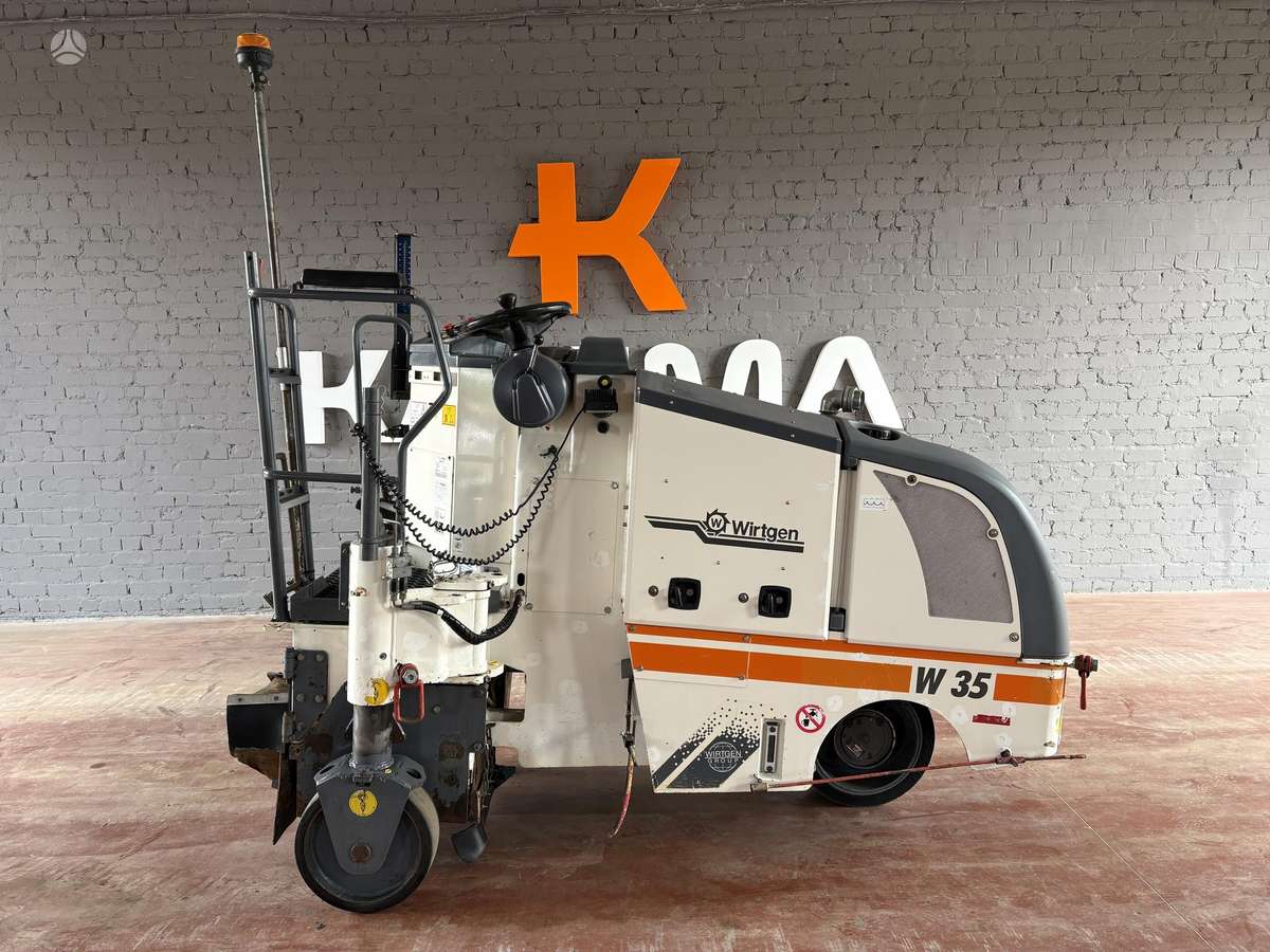 Wirtgen W35, paving machinery