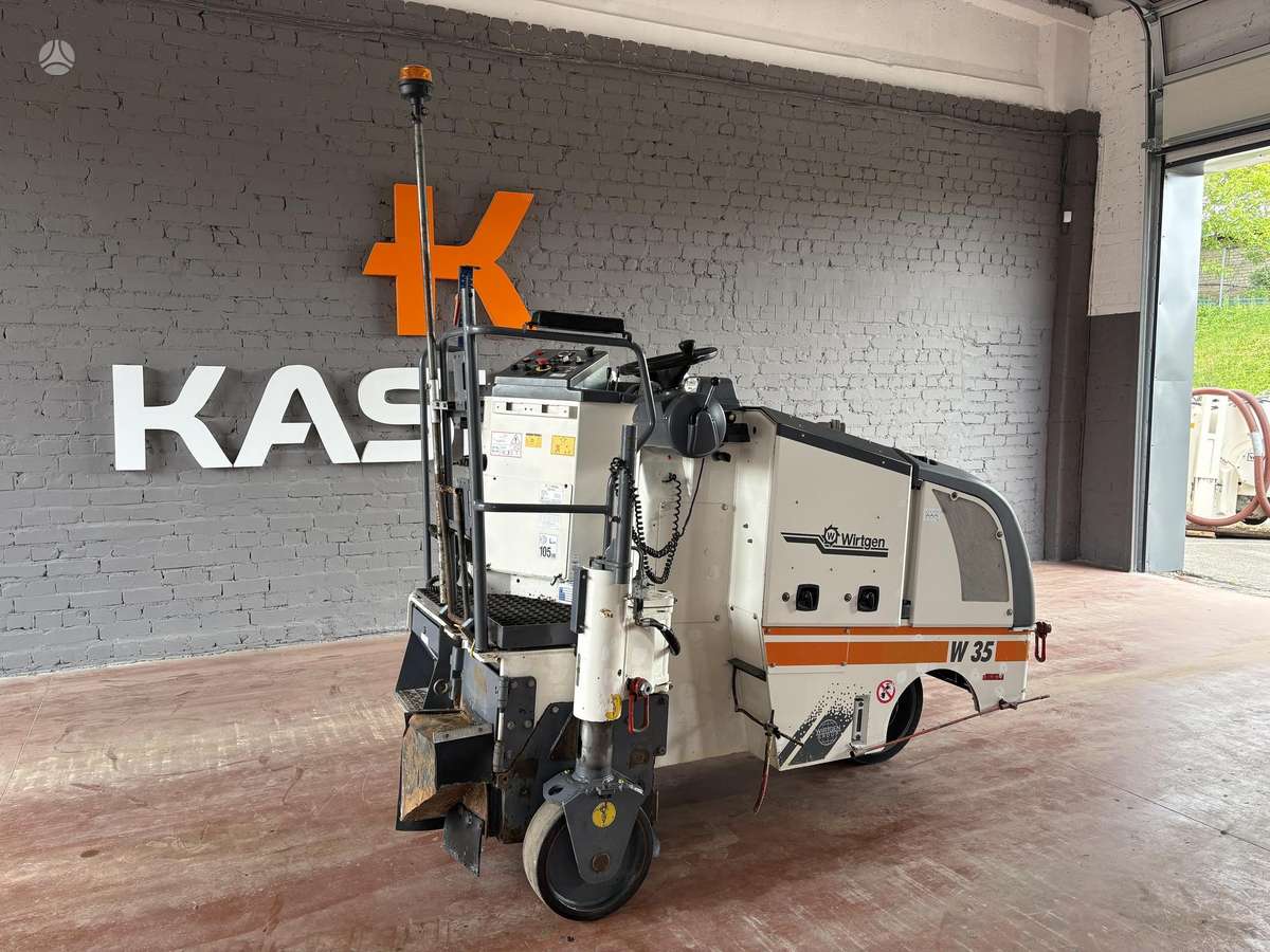 Wirtgen W35, paving machinery