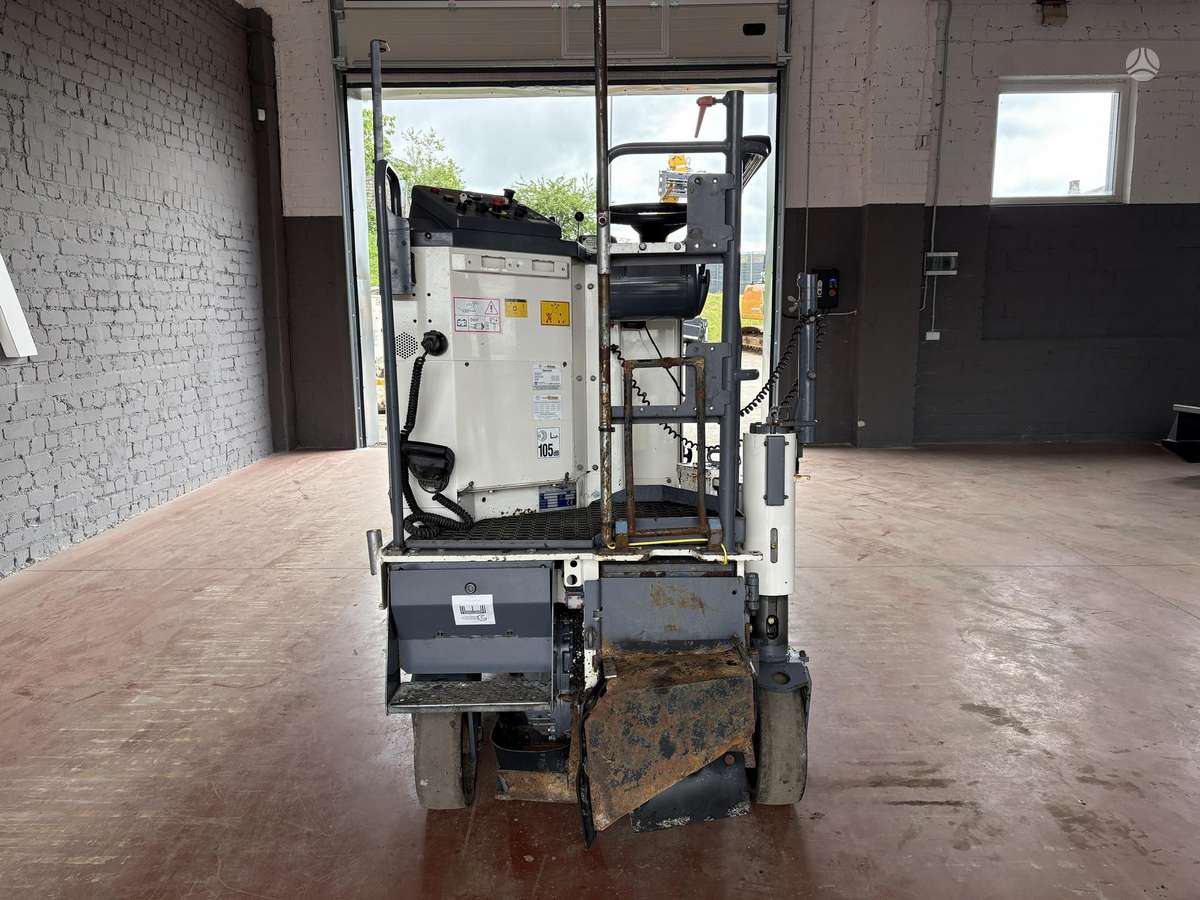 Wirtgen W35, paving machinery