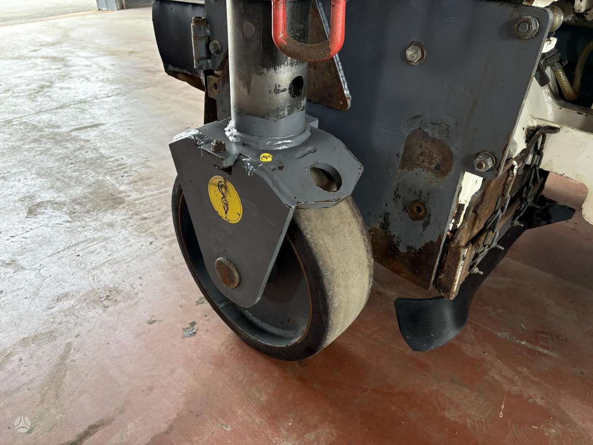 Wirtgen W35DC, paving machinery