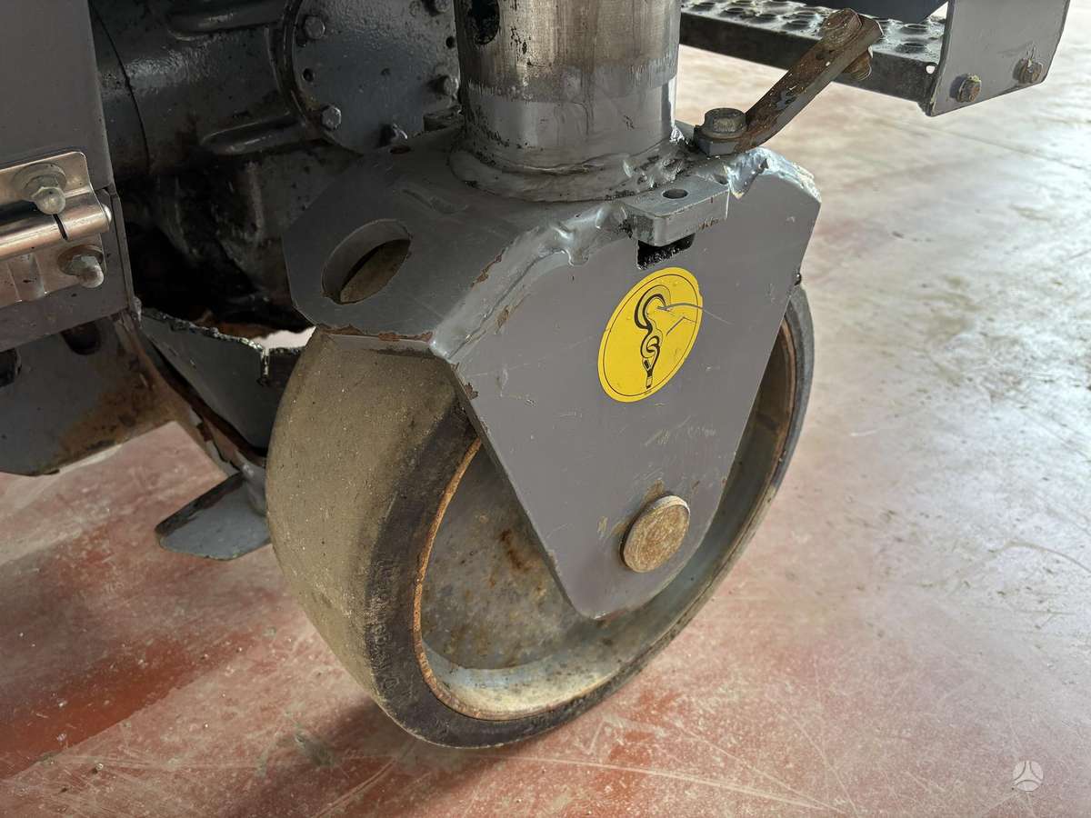 Wirtgen W35, paving machinery